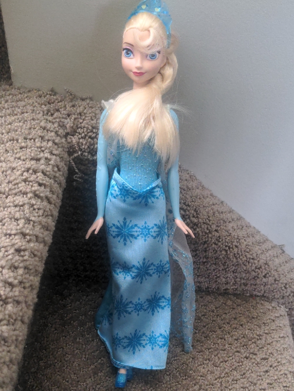 Frozen Doll Elsa Barbie Sized